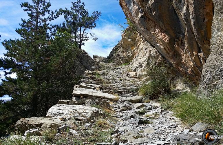 Traversée de la falaise.