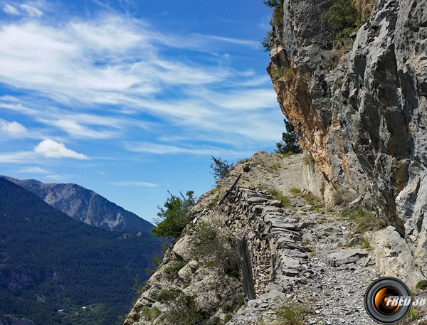 Traversée de la falaise.