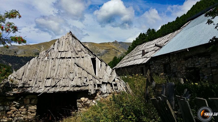 Les granges de Roche Juan.