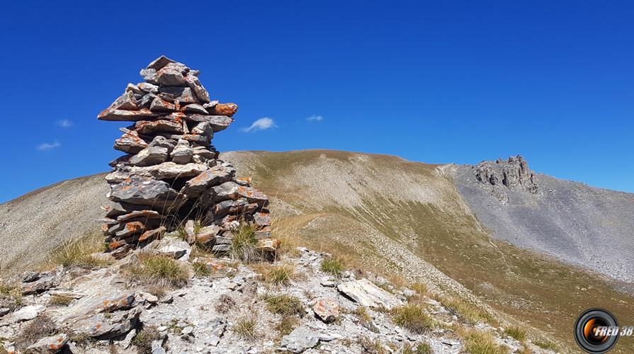 La longue crête de descente.