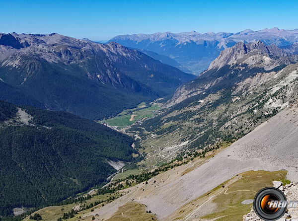 La montée du côté de Ceillac vue du col des Estronques.