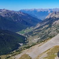 La montée du côté de Ceillac vue du col des Estronques.