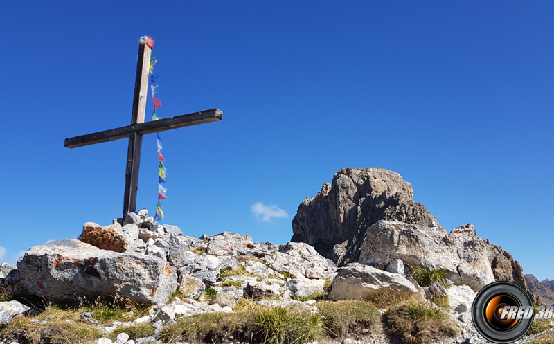 La croix du sommet.