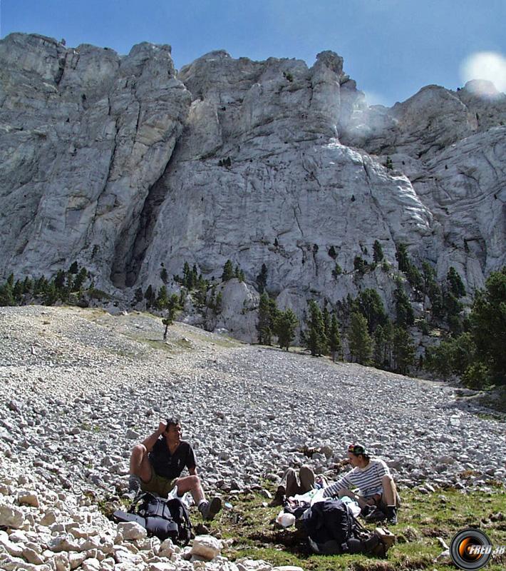 Sous le Mont Aiguille.