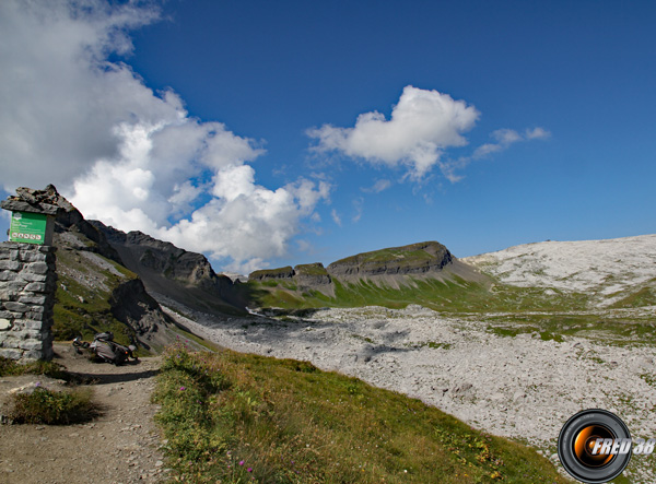 La pointe de Platé à gauche vue du Dérochoir.