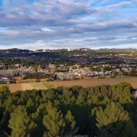 Au fond les Baux de Provence.