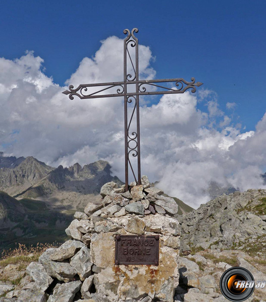 La croix du sommet.