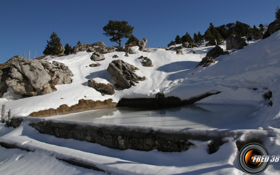 Le bassin près de l'Aulp du Seuil.