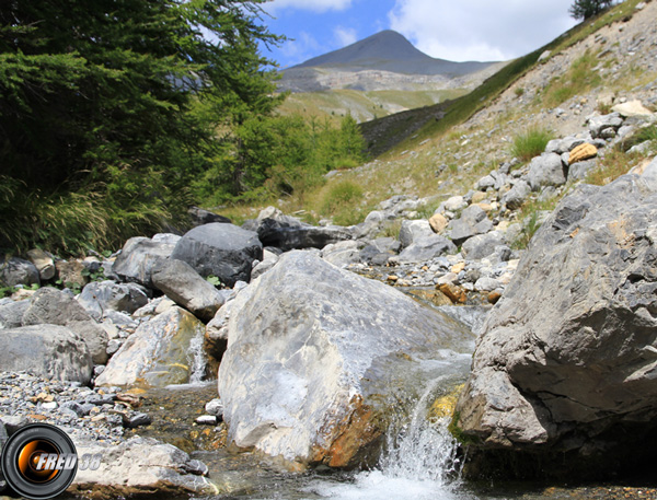 en fond le mont Mounier.